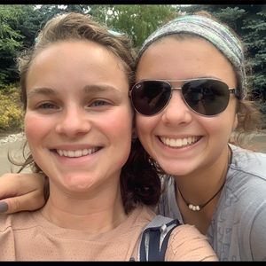 Meet your Posher, Kayla